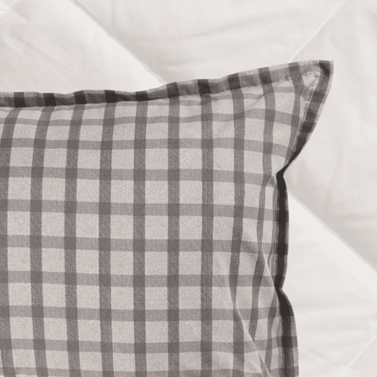 COJIN NORDICO TRINI 144 HILOS CUADRILLE GRAY 100X40 CELTA - Imagen 4