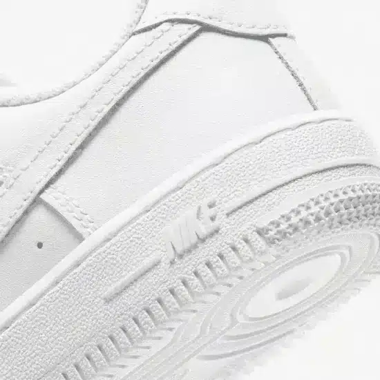 ZAPATILLA AIR FORCE 1 LE LITTLE KIDS TRIPLE WHITE NIKE - Imagen 7