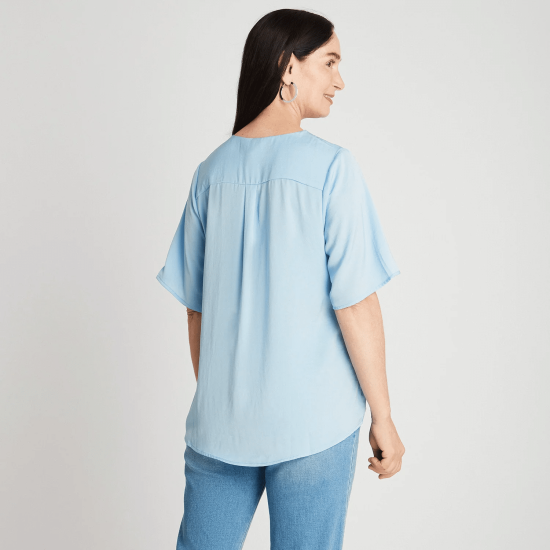 Blusa Satin Detalle de Botones celeste LDP - Imagen 2
