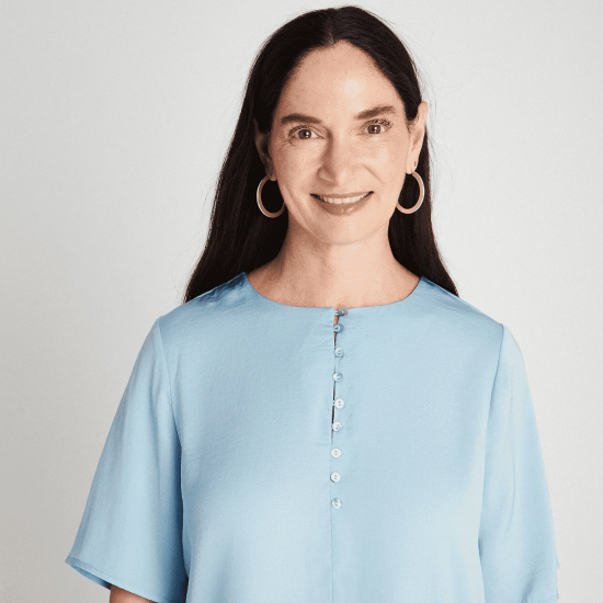 Blusa Satin Detalle de Botones celeste LDP - Imagen 3
