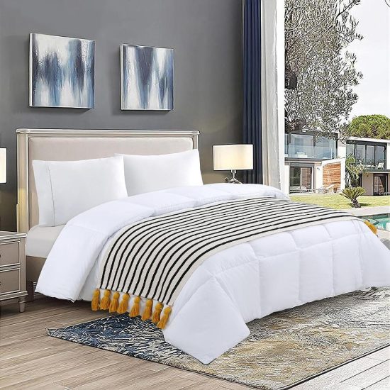 PIECERA TEJIDA CON FLECOS MOSTAZA MENORCA