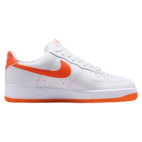 ZAPATILLA HOMBRE AIR FORCE 1 07 WHITE/ORANGE NIKE - Imagen 2