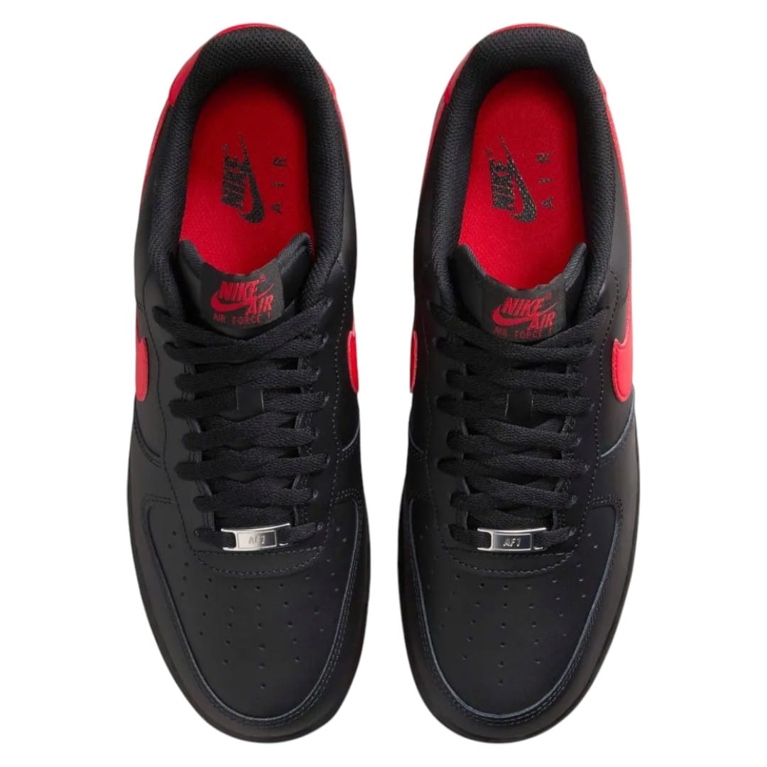 Zapatilla Nike Swatches Vintage Green Onto A Black Air Force 1 - Imagen 3