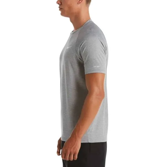 Polera Hombre Deportiva Essential Gris Nike - Imagen 3