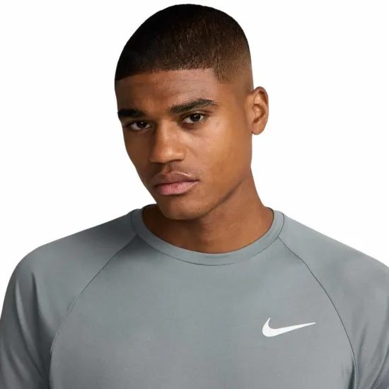 Polera Hombre Deportiva Essential Short Sleeve Hydroguard Nike - Imagen 3