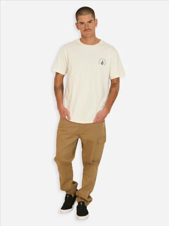 POLERA HOMBRE 7P137-MV LISO BEIGE VOLCOM - Imagen 4