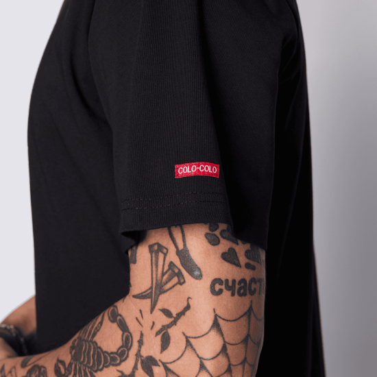Polera Colo Colo Urbano Hombre Negro Escudo Blanco - Imagen 4