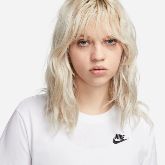 Polera Mujer Sportswear Club Essentials Nike - Imagen 4