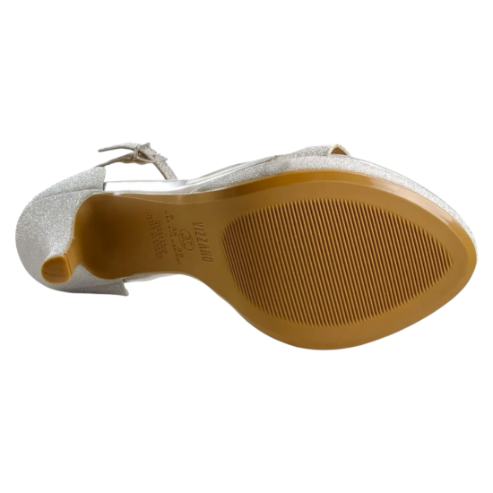 Sandalia Mujer Taco Alto Tela Shine Metal Glamour Plata Vizzano - Imagen 4