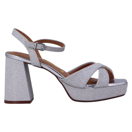 Sandalia Mujer Taco Alto Tela Shine París Metal Glamour Plata Vizzano - Imagen 2