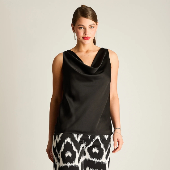 Blusa Drapeada Negra con Cadenita Ldp