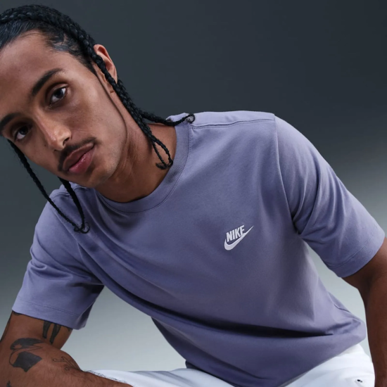 Polera Nike Sportswear Club Lila Nike - Imagen 3