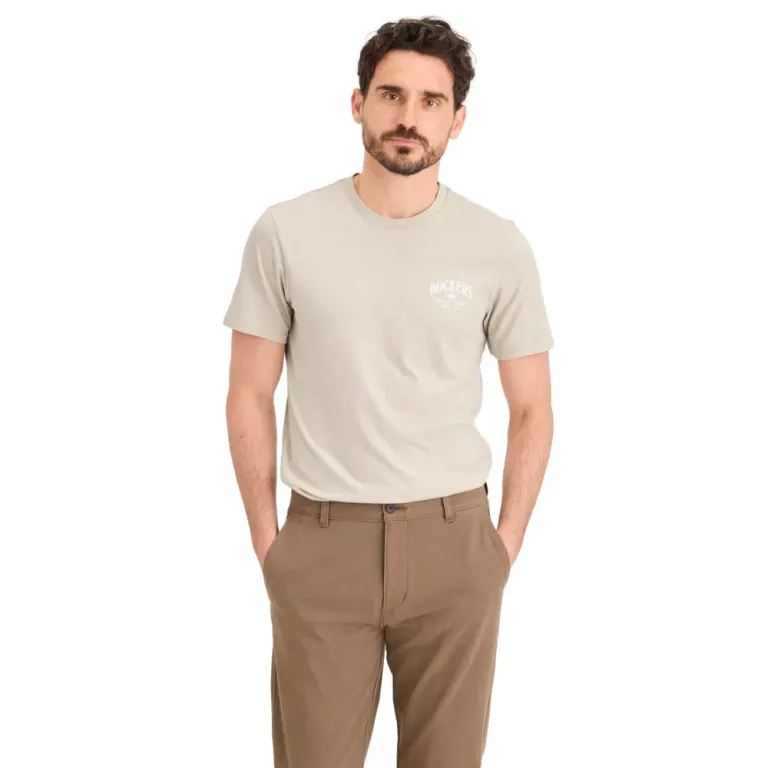 Polera Hombre Smu SS Graphic Tee Regatta Logo Dockers