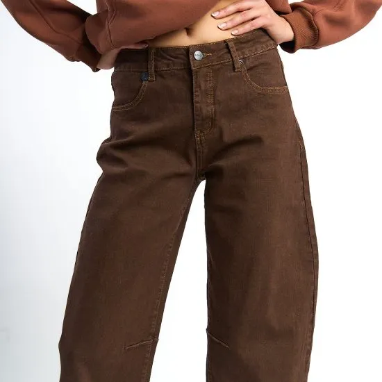 Jeans Mujer Barrel Pinzas Deep Brown Il Gioco - Imagen 5