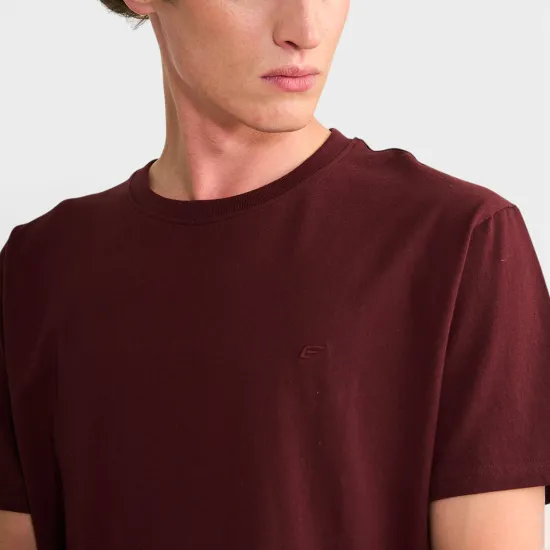 Polera Hombre Básica Logo Bordado Morado Ellus - Imagen 4