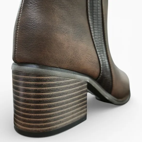 Botín Mujer Café Taco Medio Textura Lateral Bonny Franco - Imagen 3