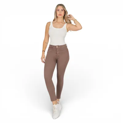 Jeans Skinny Café Tiro Alto Ferrari Divine