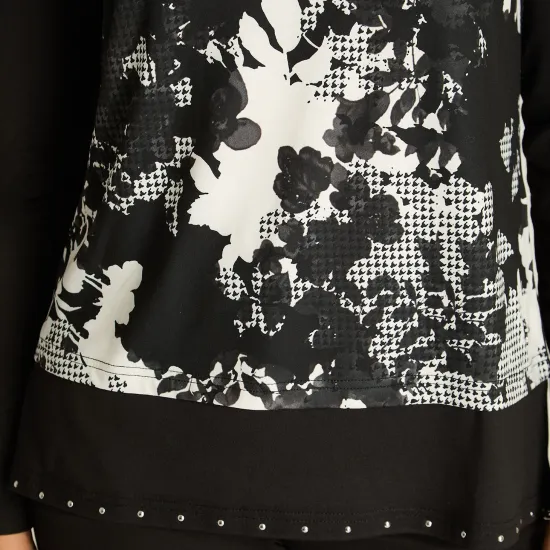 Polera Negra Manga Larga con Estampado Frontal y Aplicaciones Ldp - Imagen 3