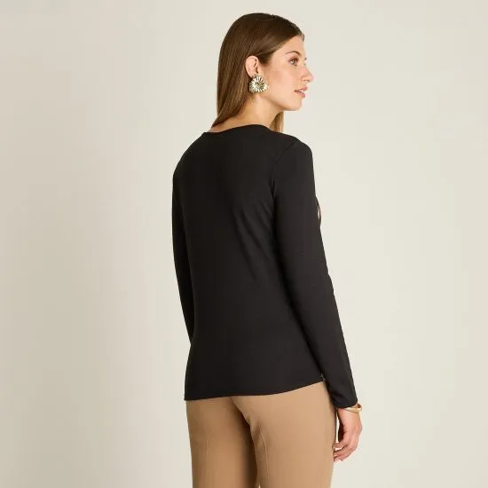 Polera Lanilla Negra Estampada Escote V Ldp - Imagen 2