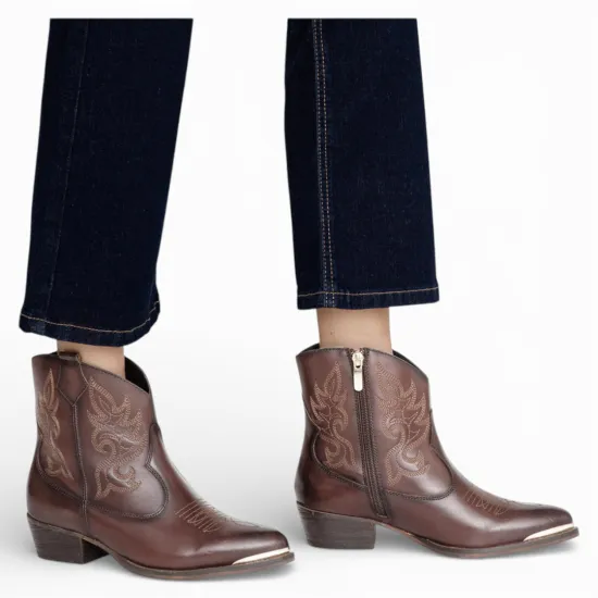 Botin Mujer Napa Chocolate Ashley Gacel - Imagen 5