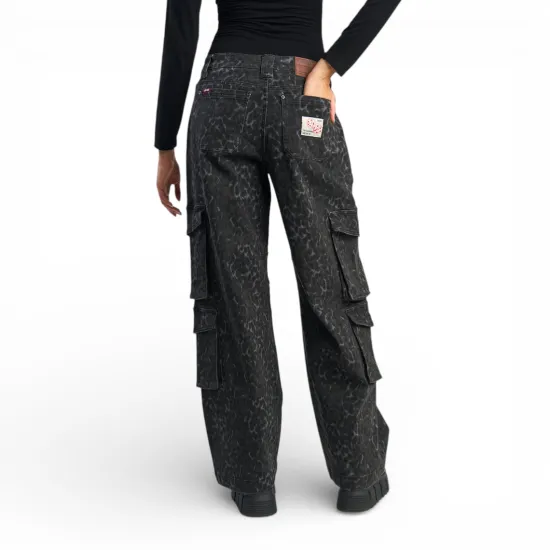 Jeans Mujer Street Cargo Black Leopard Print Il Gioco - Imagen 2