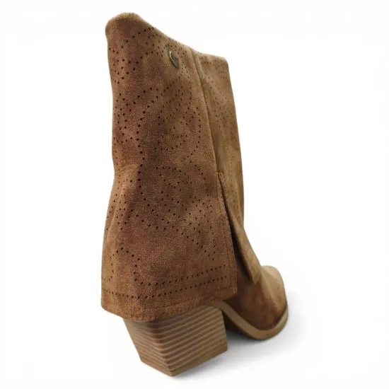 Botin Mujer Brown Microfibra Perforada Taco Medio Poeme - Imagen 2