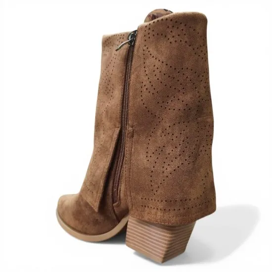 Botin Mujer Brown Microfibra Perforada Taco Medio Poeme - Imagen 4
