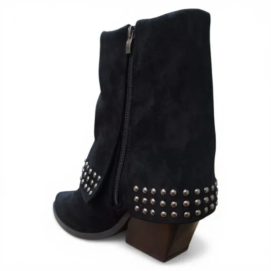 Botin Mujer Negro Tachas Microfibra Taco Medio Poeme - Imagen 9