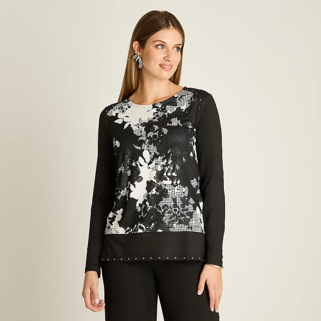 Polera Negra Manga Larga con Estampado Frontal y Aplicaciones Ldp