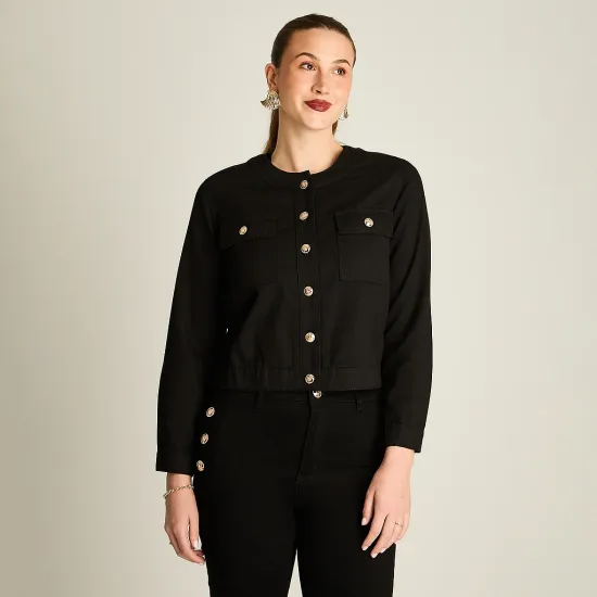 Casaca de Mezclilla Negra con Dos Bolsillos y Manga Larga Ldp