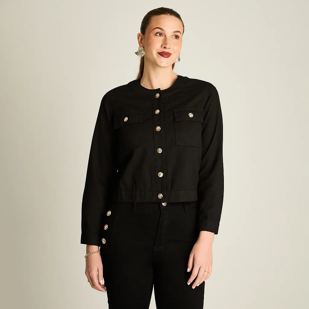 Casaca de Mezclilla Negra con Dos Bolsillos y Manga Larga Ldp