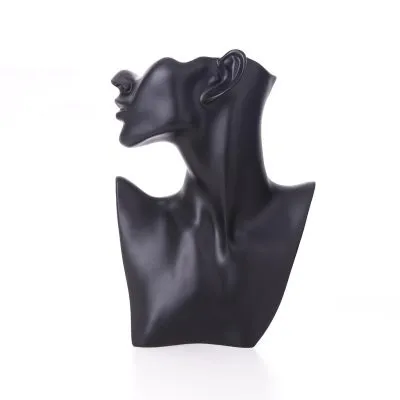 ESCULTURA MUJER