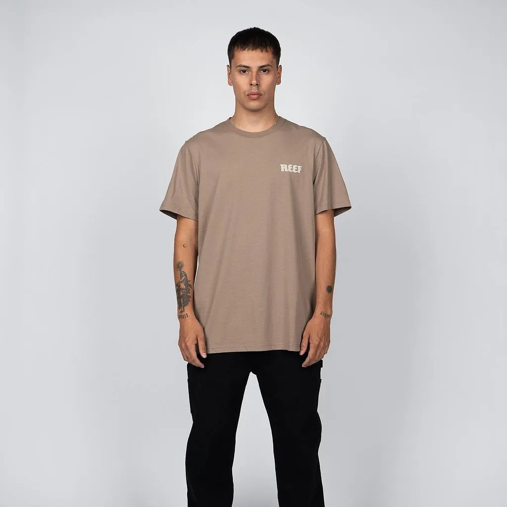 Polera Hombre Café Estampado California Reef