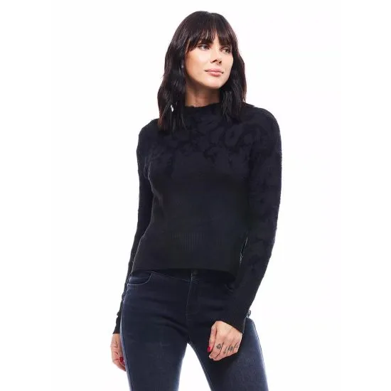 Sweater Cuello Alto con Aberturas en el Costado JJO